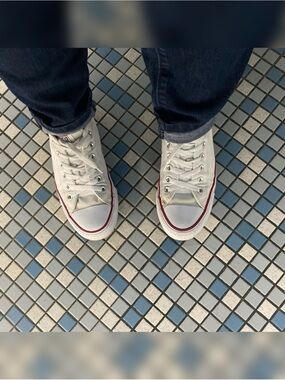 Classic White Canvas Low-Top Sneakers with Red Trim